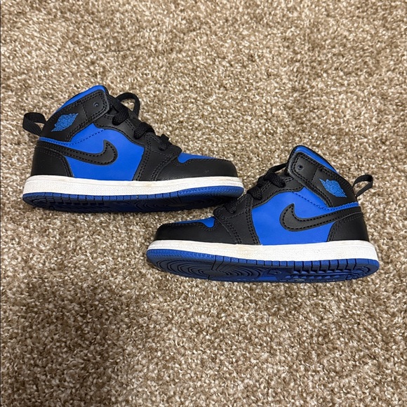 Jordan 1 Mid TD 8c - Picture 2 of 3